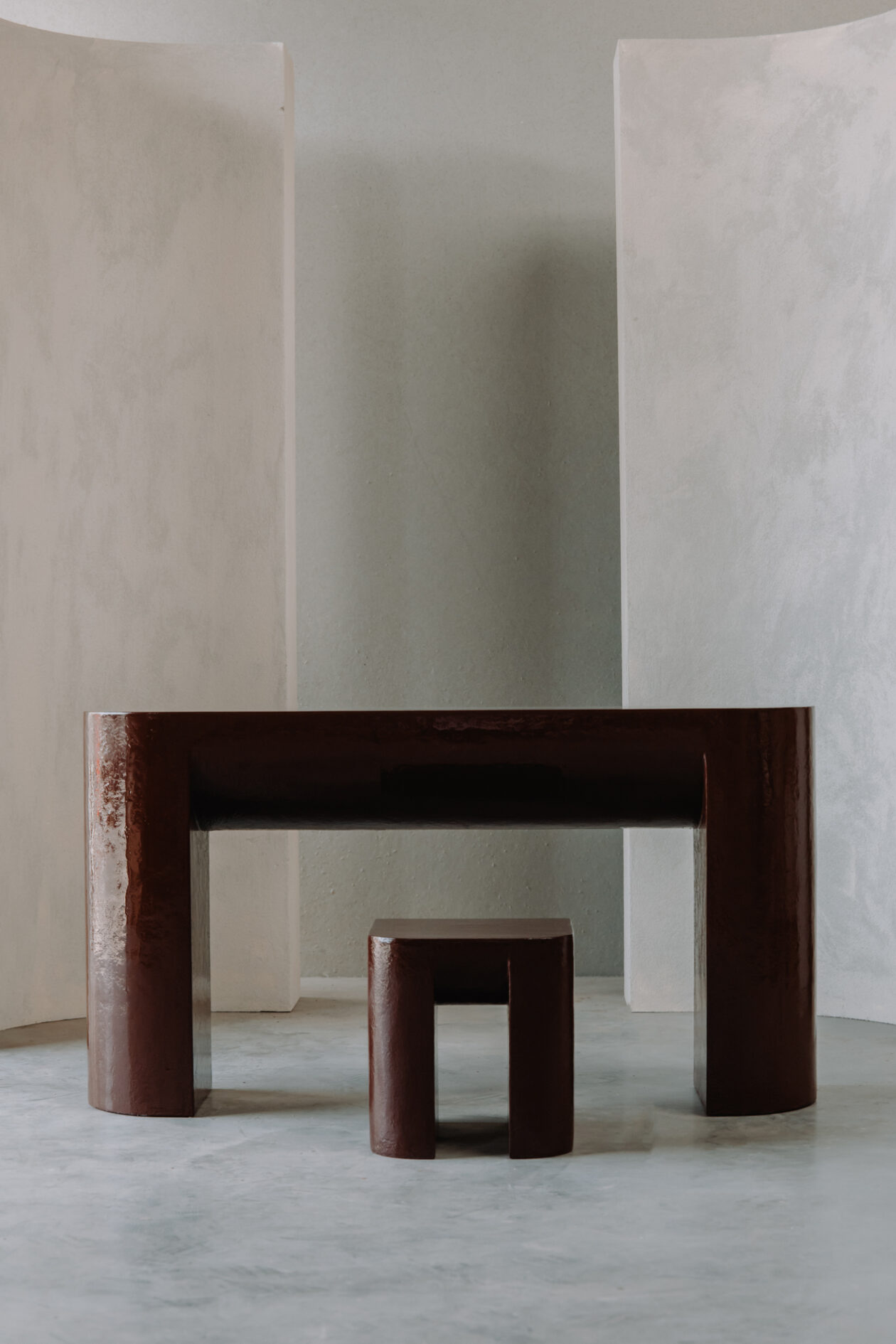 HADGE console stool front